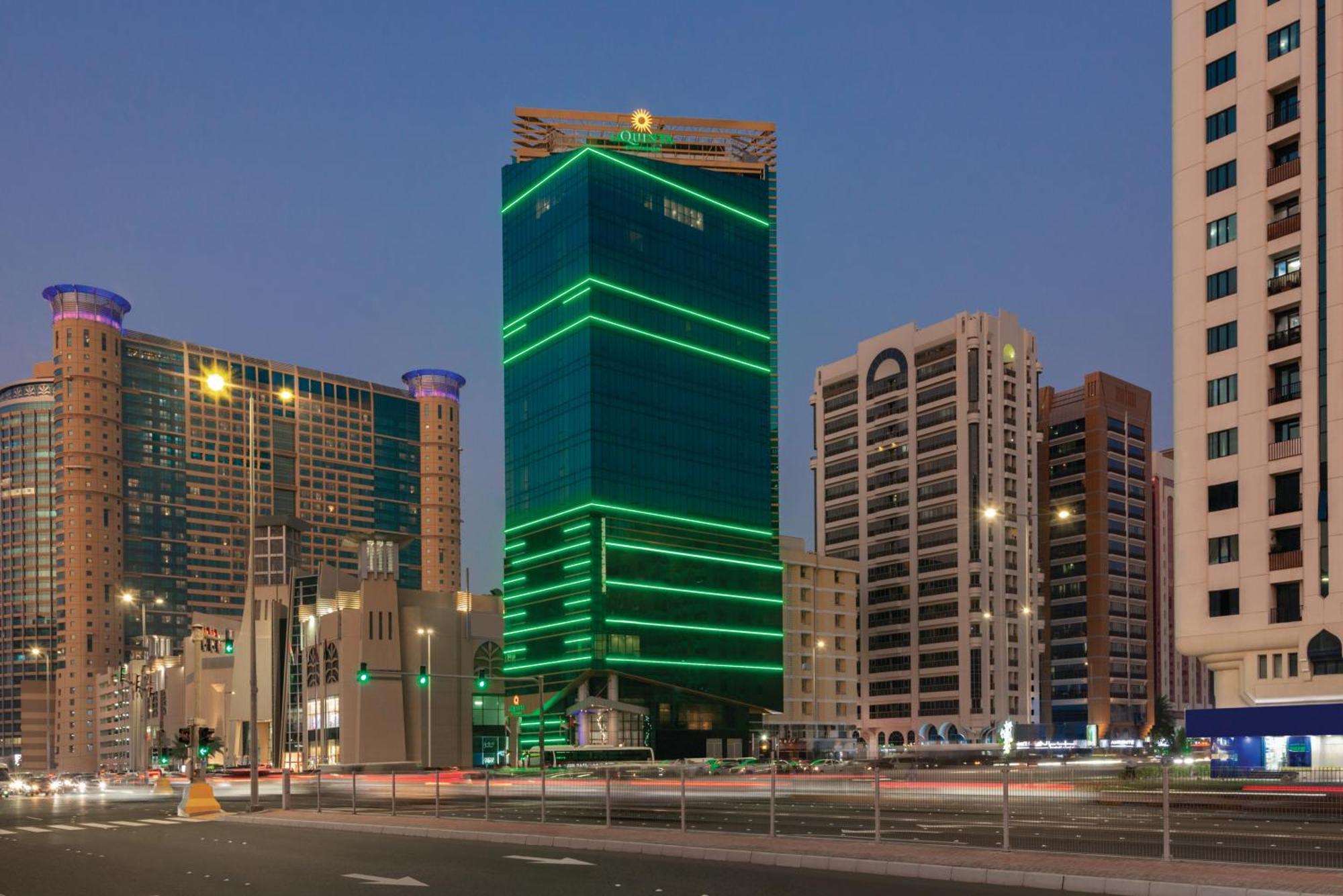 Hotel La Quinta By Wyndham Abu Dhabi Al Wahda Exterior foto